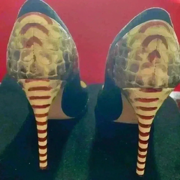 Alexandre Birman Python & Suede Pointy-Toe Pumps - Picture 9 of 11